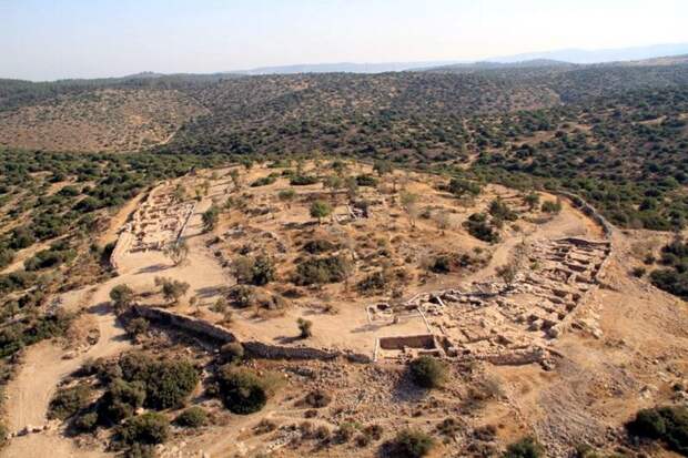 Археологические раскопки древнего города Хирбет-Киафа