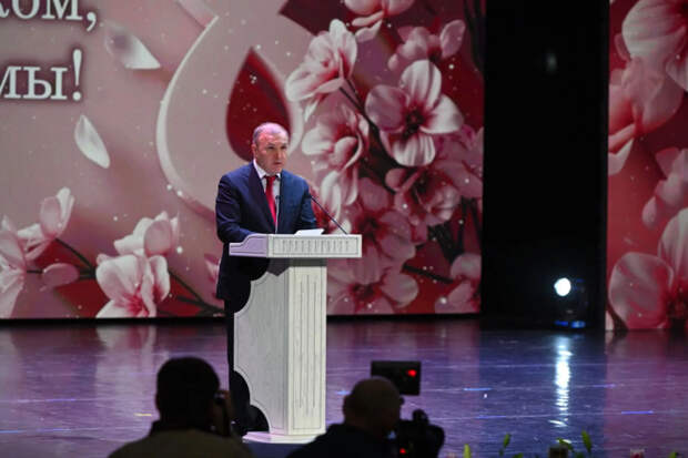 Глава Адыгеи поздравил жительниц республики с Международным женским днём 