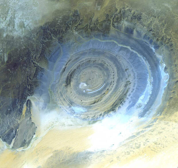 NASA ко Дню Земли показало лучшие снимки нашей планеты