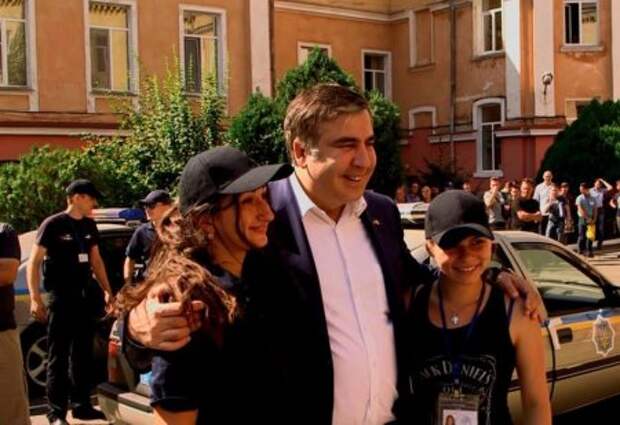 Саакашвили: квартира уже есть, дачи пока нет… 