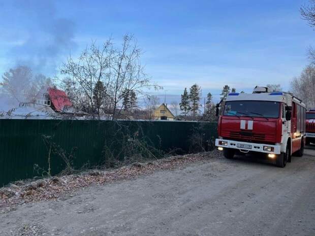 Человек погиб на пожаре в садоводстве Ангарска 17 октября