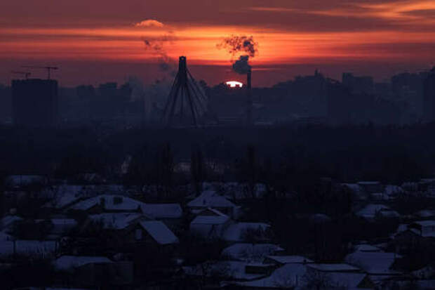 Жители Киева массово закупаются хлебом, боясь закрытия магазинов