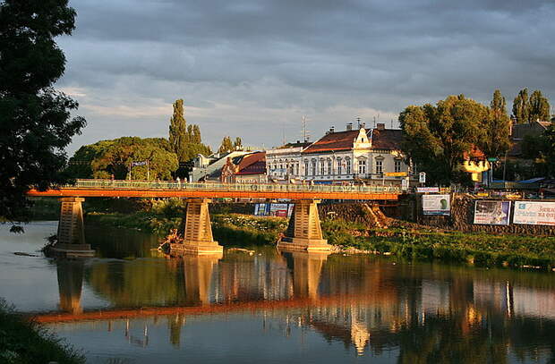 1381265059_uzgorod