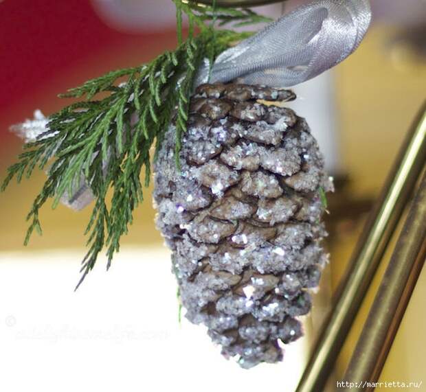 glittered-pinecone-with-evergreen (600x553, 173Kb)
