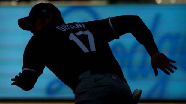 shohei ohtani coverd by a shadow