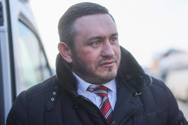 Песни уехавшей из России Пугачевой призвали передать уважаемым артистам