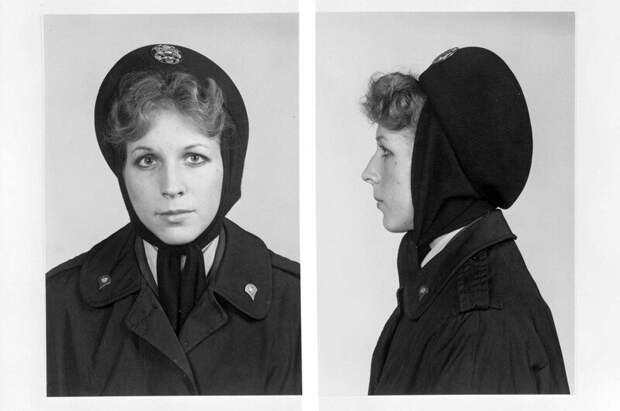 Женский военный берет спереди и сбоку, 1982 г.