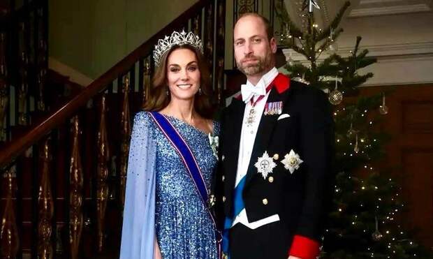 Из принцессы в королеву: лучшие выходы Кейт Миддлтон в 2025 году