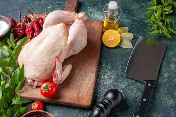 Курица для салата, от которой все будут в восторге: не запекать, а варить
