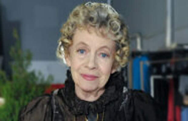 Шоу-бизнес: «Её называли весёлой старушкой, а она тихо умирала от боли: История Александры Назаровой, которую мы не знали»