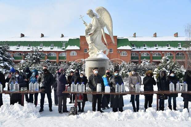 Крещенская святая вода – Великая Агиасма: как правильно употреблять и хранить