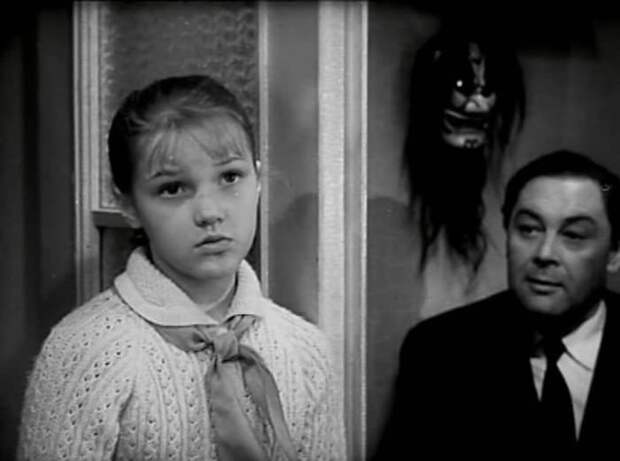 Елена Проклова в фильме *Звонят, откройте дверь*, 1965 | Фото: kino-teatr.ru Елена Проклова в фильме *Звонят, откройте дверь*, 1965 | Фото: kino-teatr.ru