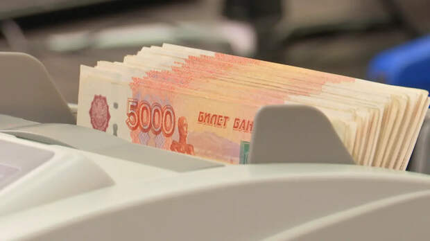 Александра Гудкова оштрафовали за скандальный клип "Я узкий"