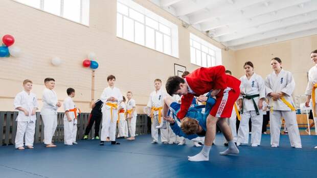 В кировградской школе оборудовали зал для занятий самбо и дзюдо