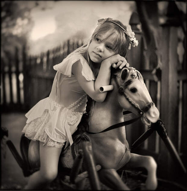 grey Детские фотоиллюстрации Marka Tuckera