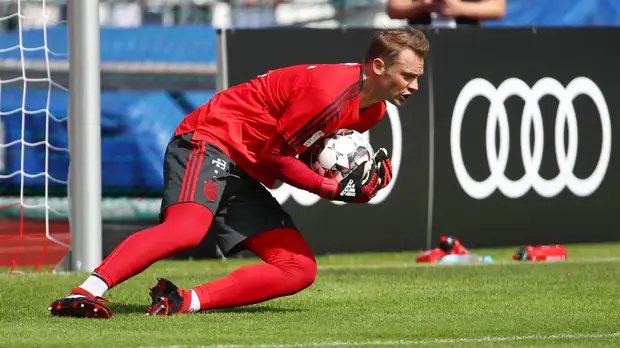 Хёведес рассказал, чем можно было вывести из себя Нойера на тренировках в «Шальке»