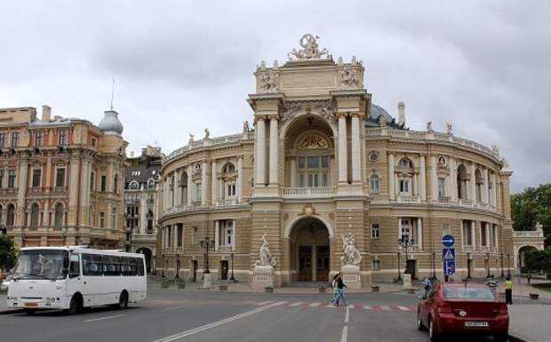 Столица украинского юмора, а «Привоз» - его парламент 
