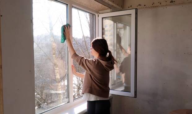 Копеечный способ вымыть даже самые грязные окна до блеска (и без лишней возни)