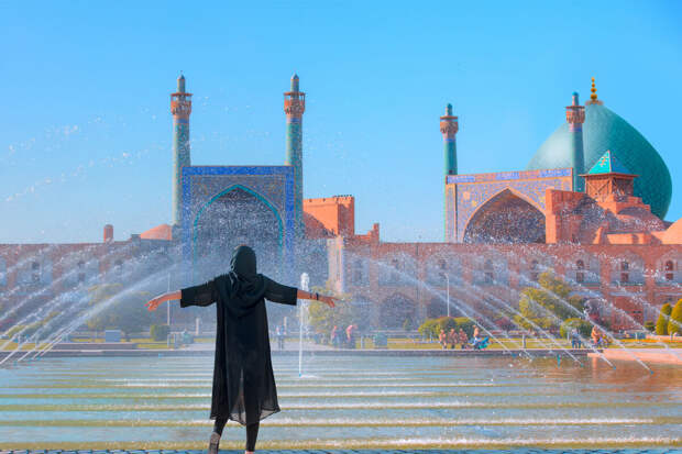 Спрос на художественную литературу об Иране вырос на треть с начала года