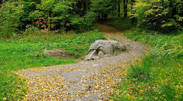 Каменная голова