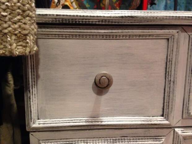 Гардеробная в квартире, комод в гардеробной