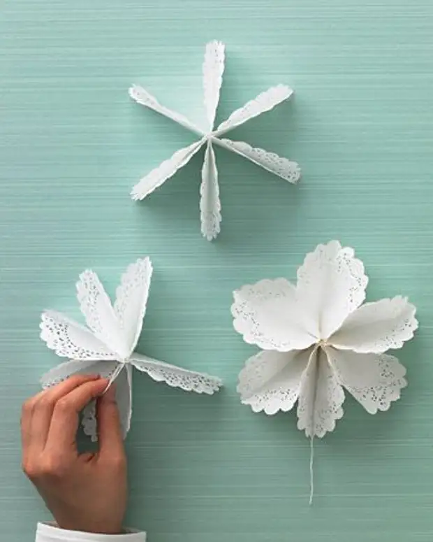 Невероятно красивые и простые новогодние поделки из бумажных салфеток