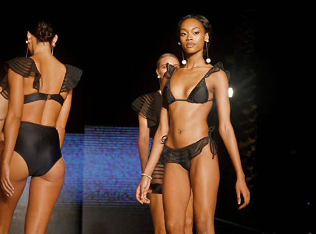 Модели на показе Agua De Coco на Неделе моды Miami Swim Week 2019 Модели на показе Agua De Coco на Неделе моды Miami Swim Week 2019