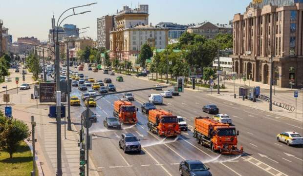 Столичные дороги и тротуары промоют с шампунем 21 сентября в рамках подготовки к зиме