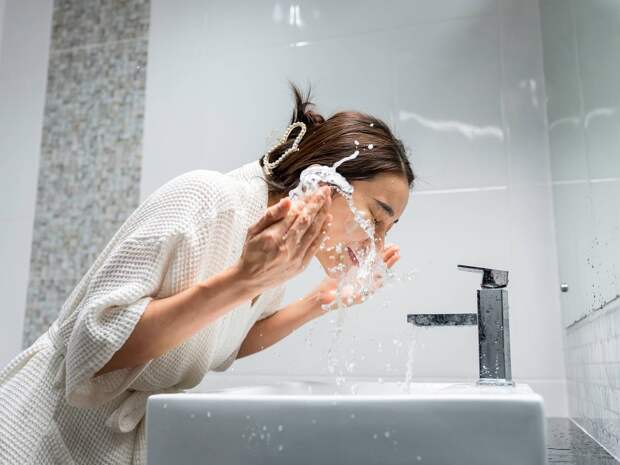 Названа идеальная температура воды для умывания