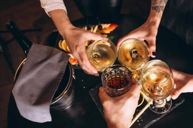 Ученые из КНР назвали наиболее безопасный для здоровья алкогольный напиток