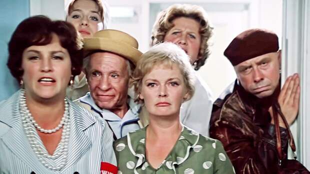 Тест по фильму «Бриллиантовая рука»: угадайте героя комедии Гайдая по его описанию от ИИ