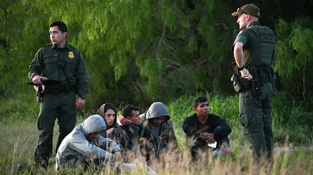 В ответе за мигрантов: Трамп ввёл торговые пошлины на все товары из Мексики