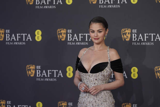 Откровенный наряд Селены Гомес на BAFTA вызвал споры в сети