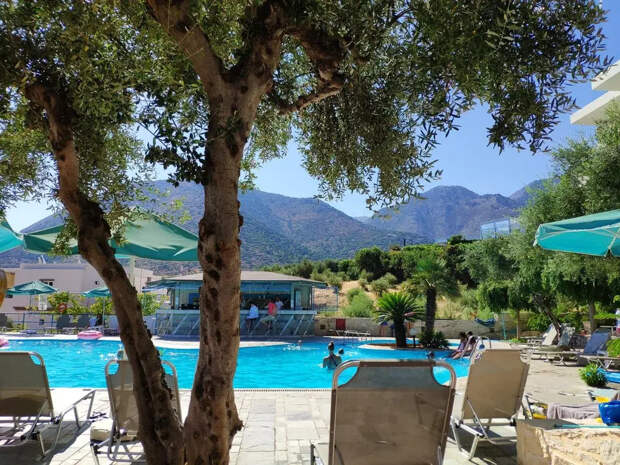 Британцы принялись душить туристов из России. Возмездие пришло быстро