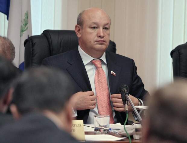 Миллиард рублей нашелся на счетах бывшего председателя заксобрания российского региона