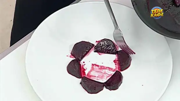 Говяжья вырезка со свёклой и козьим сыром