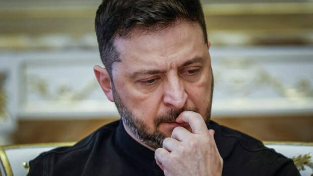 «Сесть в самолет и улететь в Польшу»: Зеленский разработал план побега из Украины