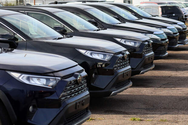 "Автостат": продажи новых автомобилей Toyota в России выросли до 6,9 тысяч