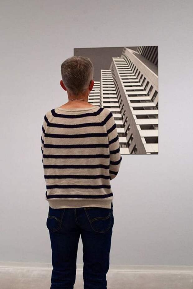https://i2.wp.com/antipriunil.ru/wp-content/uploads/2017/10/Photographer-goes-through-the-museums-to-capture-the-similarities-between-the-paintings-and-the-visitors-and-the-result-will-impress-you-59e6fab7a9772__700.jpg?resize=680%2C1020&ssl=1