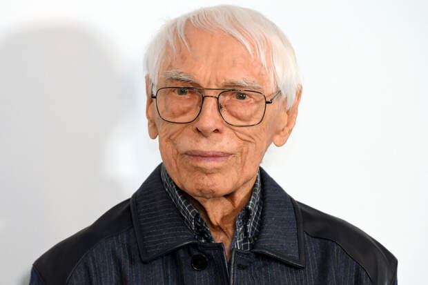 Композитор Зацепин сделает мюзикл "Иван Васильевич меняет профессию"