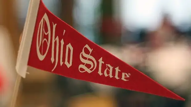 СМИ: Более ста человек обвинили спортивного врача американского университета в домогательствах