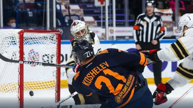 «Металлург» обыграл «Авангард» в матче КХЛ