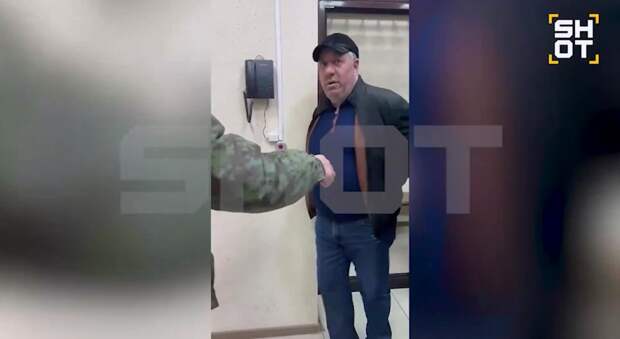 Мраз, которому навсегда закрыли въезд в Россию, год орудовал в Крыму. Как это возможно?