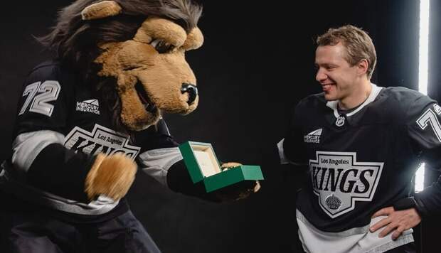 Болельщики «Рейнджерс» встретили Панарина овацией Панарина на арене в Нью-Йорке