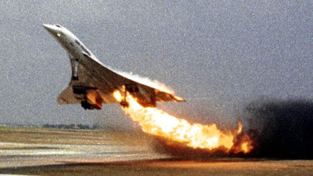 Concorde Air France через мгновение после возгорания топлива
