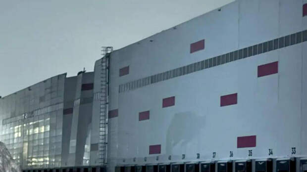 Скопление снега могло стать причиной обрушения на складе в Кемеровской области