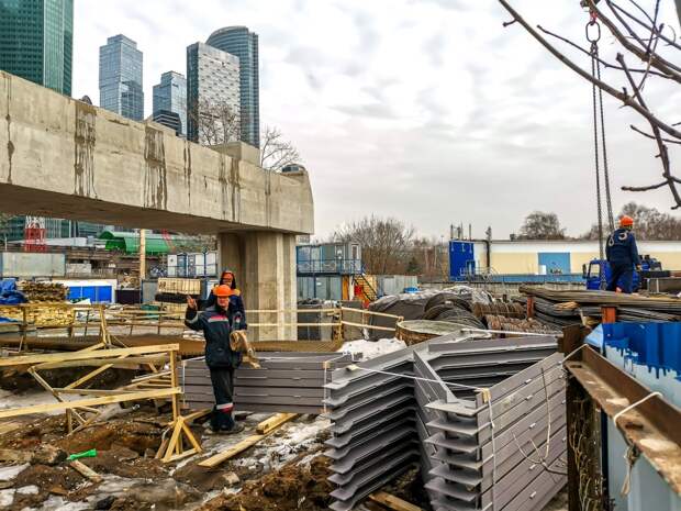 Как быстро проехать по Москве в час пик в районе Кутузовского?