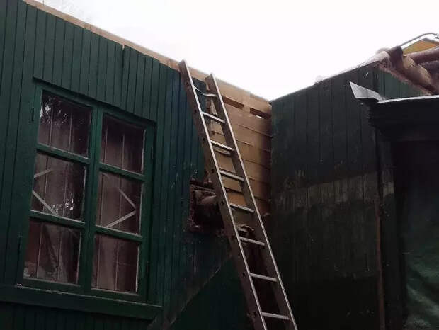 Замена сгнившего бруса в дачном доме Замена сгнившего бруса в дачном доме