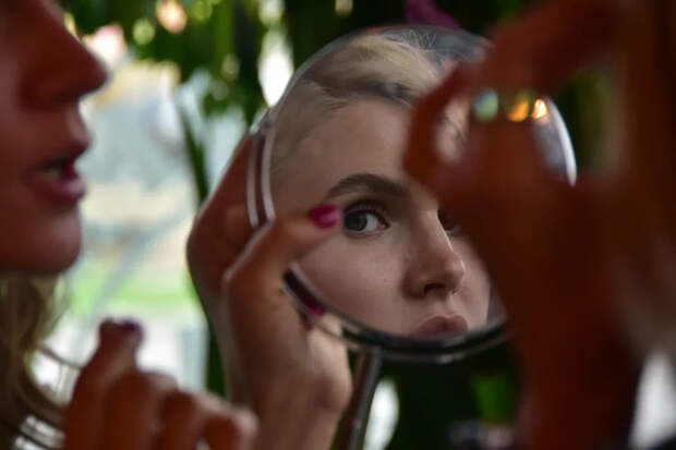 Косметолог рассказала, как справиться с изменениями кожи после родов