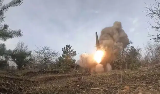 Российские военные уничтожили объекты нефтеперерабатывающего завода в Кременчуге